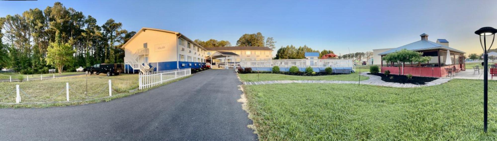 Days By Wyndham Island Hotel