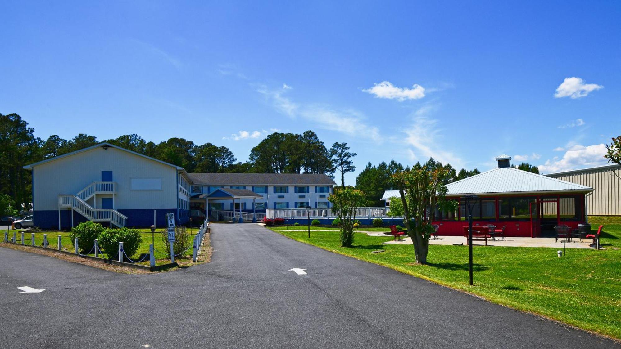 Days By Wyndham Island Hotel